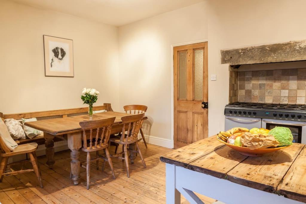 Number 29, A Grade Two Listed House In Masham Villa Bagian luar foto